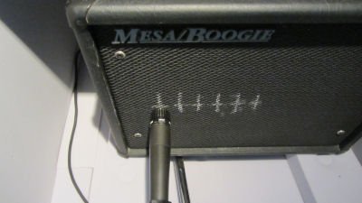 Le micro SM57 décaler par rapport au centre du HP position 6
